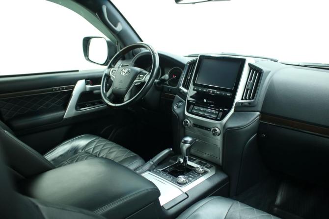 Toyota Land Cruiser 200 Series Рестайлинг 2 с пробегом 2017 года, цена 8 345 000 рублей, 104865 км, внедорожник, Автокод Объявления