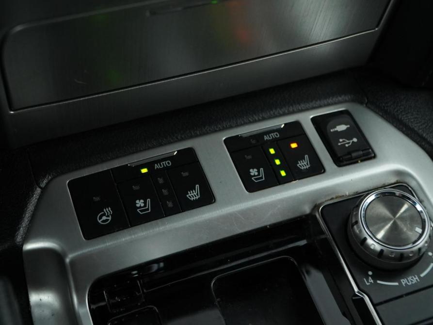 Toyota Land Cruiser 200 Series Рестайлинг 2 Москва  - изображение 19