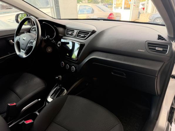 Kia Rio III Рестайлинг с пробегом 2017 года, цена 1 315 000 рублей, 83470 км, седан, Автокод Объявления