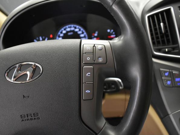 Hyundai H-1 II Рестайлинг 2 с пробегом 2019 года, цена 3 150 000 рублей, 114688 км, минивэн, Автокод Объявления