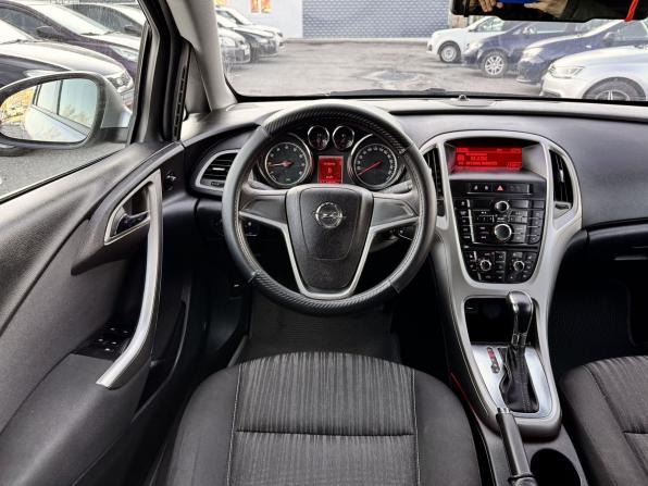 Opel Astra J с пробегом 2011 года, цена 649 000 рублей, 175278 км, хэтчбек, Автокод Объявления