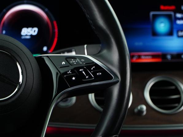 Mercedes-Benz E-Класс V (W213 S213 C238) Рестайлинг с пробегом 2023 года, цена 5 498 999 рублей, 93902 км, седан, Автокод Объявления