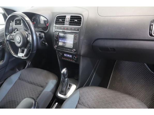 Volkswagen Polo V Рестайлинг с пробегом 2019 года, цена 1 099 000 рублей, 113968 км, седан, Автокод Объявления