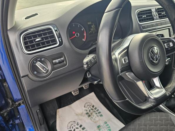 Volkswagen Polo V Рестайлинг с пробегом 2018 года, цена 1 149 995 рублей, 83644 км, седан, Автокод Объявления