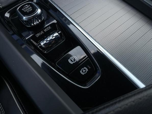 Volvo XC60 II с пробегом 2021 года, цена 3 499 000 рублей, 128043 км, внедорожник, Автокод Объявления
