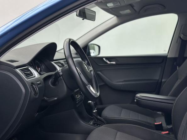 Skoda Rapid I с пробегом 2015 года, цена 1 160 000 рублей, 135560 км, лифтбек, Автокод Объявления
