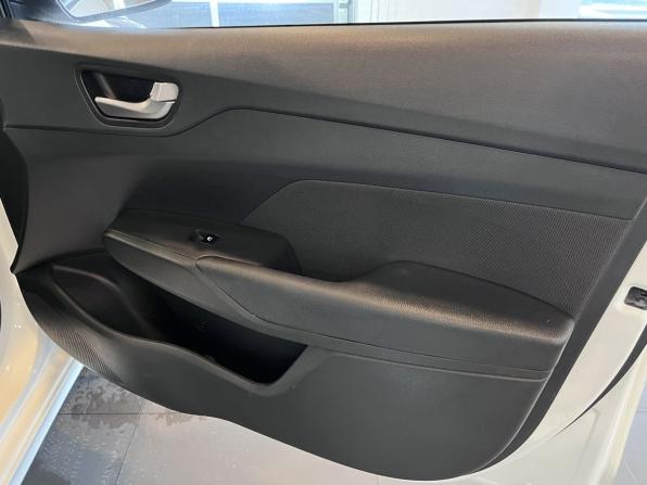 Hyundai Solaris II с пробегом 2017 года, цена 1 100 000 рублей, 196926 км, седан, Автокод Объявления