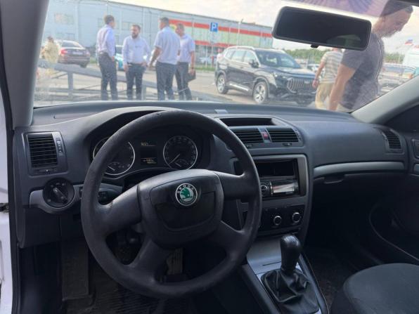Skoda Octavia II (A5) Рестайлинг с пробегом 2013 года, цена 855 000 рублей, 198205 км, лифтбек, Автокод Объявления