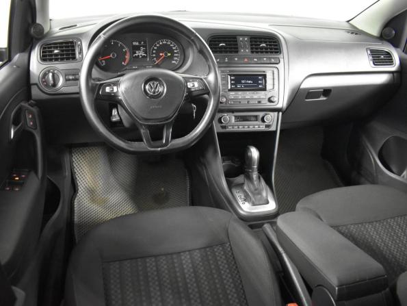 Volkswagen Polo V Рестайлинг с пробегом 2017 года, цена 876 200 рублей, 184725 км, седан, Автокод Объявления