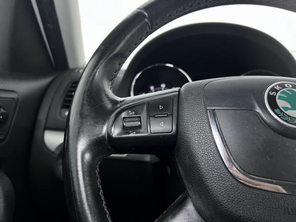 Skoda Yeti I с пробегом 2013 года, цена 900 000 рублей, 244000 км, внедорожник, Автокод Объявления