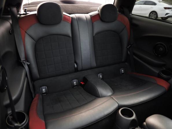 Mini Hatch III (F55/F56) с пробегом 2016 года, цена 1 989 000 рублей, 194590 км, хэтчбек, Автокод Объявления