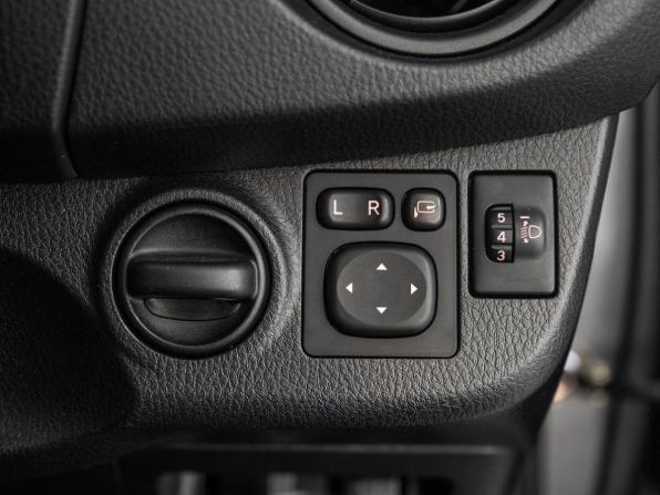 Toyota Vitz III (XP130) Рестайлинг 2 с пробегом 2017 года, цена 870 500 рублей, 164000 км, хэтчбек, Автокод Объявления