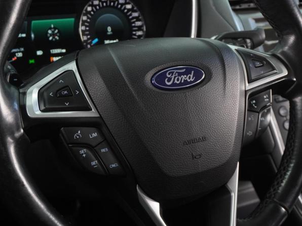 Ford Mondeo V с пробегом 2015 года, цена 1 599 000 рублей, 133091 км, седан, Автокод Объявления