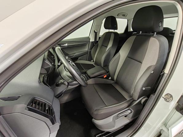 Skoda Karoq I с пробегом 2021 года, цена 2 399 000 рублей, 54923 км, внедорожник, Автокод Объявления