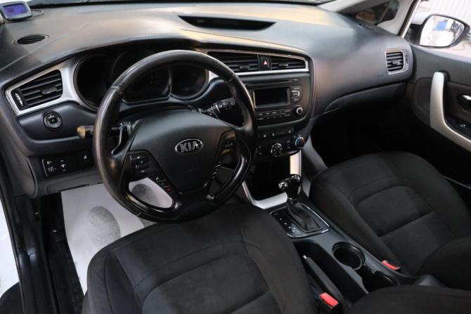 Kia Ceed II Рестайлинг с пробегом 2018 года, цена 1 419 000 рублей, 90000 км, хэтчбек, Автокод Объявления