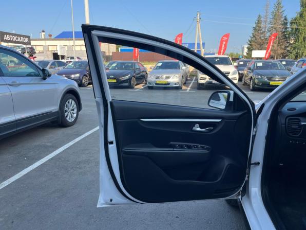 Kia Rio IV Рестайлинг с пробегом 2021 года, цена 1 690 000 рублей, 52827 км, хэтчбек, Автокод Объявления