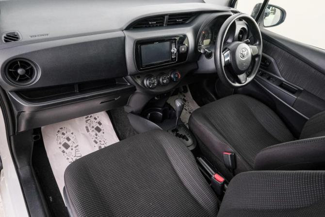 Toyota Vitz III (XP130) Рестайлинг 2 с пробегом 2017 года, цена 899 000 рублей, 199923 км, хэтчбек, Автокод Объявления