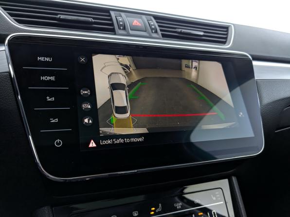 Skoda Superb III Рестайлинг с пробегом 2024 года, цена 2 900 000 рублей, 66490 км, лифтбек, Автокод Объявления