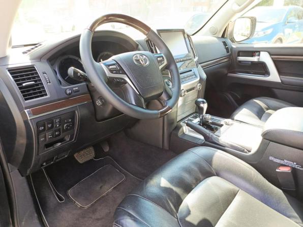 Toyota Land Cruiser 200 Series Рестайлинг 2 с пробегом 2018 года, цена 6 990 000 рублей, 215527 км, внедорожник, Автокод Объявления