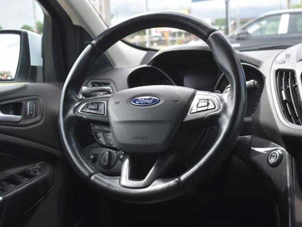 Ford Kuga II Рестайлинг с пробегом 2018 года, цена 1 420 000 рублей, 144755 км, внедорожник, Автокод Объявления