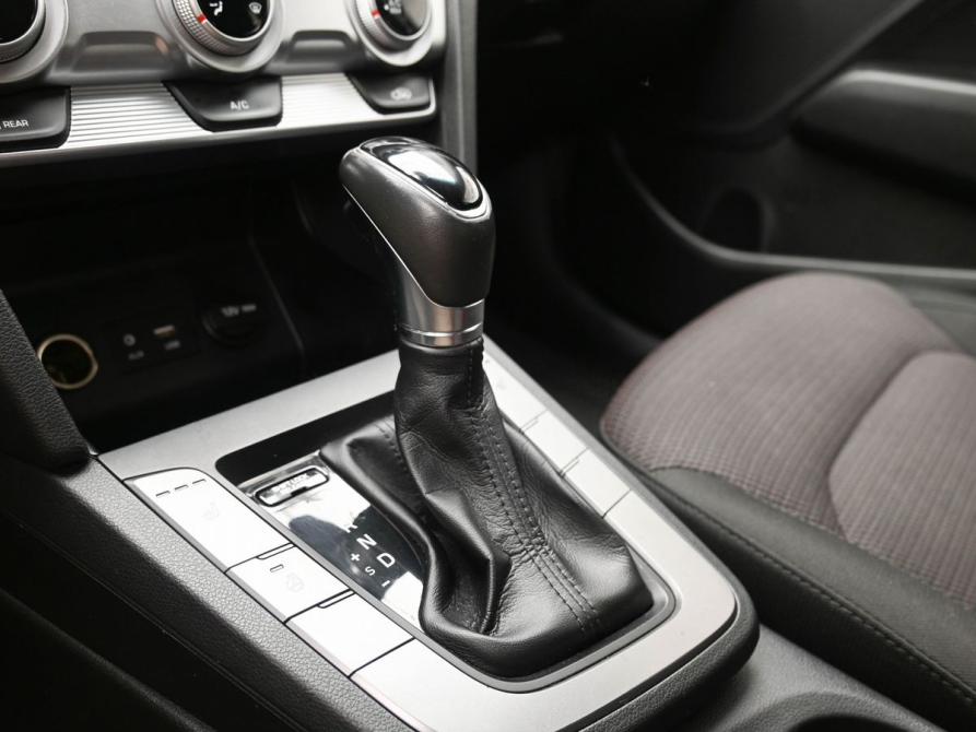 Hyundai Elantra VI (AD) Рестайлинг Ростов-на-Дону  - изображение 18
