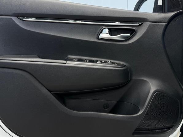 Kia Rio IV с пробегом 2018 года, цена 1 750 000 рублей, 82836 км, хэтчбек, Автокод Объявления