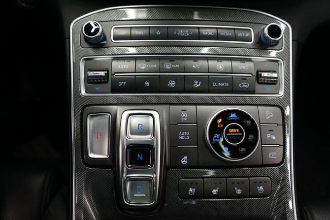 Hyundai Santa Fe IV Рестайлинг с пробегом 2021 года, цена 4 099 000 рублей, 77082 км, внедорожник, Автокод Объявления