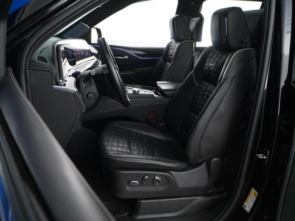 Cadillac Escalade V с пробегом 2023 года, цена 10 527 077 рублей, 42095 км, внедорожник, Автокод Объявления