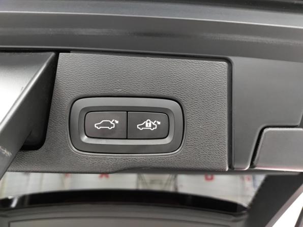 Volvo XC60 II с пробегом 2021 года, цена 3 369 999 рублей, 131146 км, внедорожник, Автокод Объявления