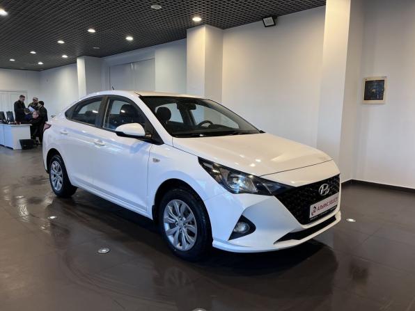 Hyundai Solaris II Рестайлинг с пробегом 2020 года, цена 1 734 000 рублей, 289908 км, седан, Автокод Объявления
