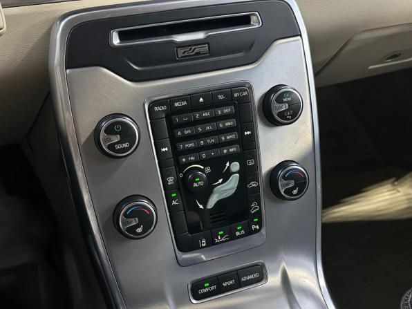 Volvo XC70 II с пробегом 2011 года, цена 1 450 000 рублей, 199239 км, универсал, Автокод Объявления
