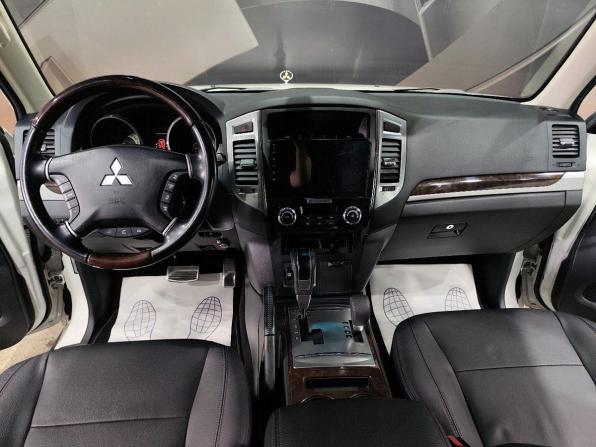 Mitsubishi Pajero IV Рестайлинг 2 с пробегом 2019 года, цена 3 490 000 рублей, 13550 км, внедорожник, Автокод Объявления