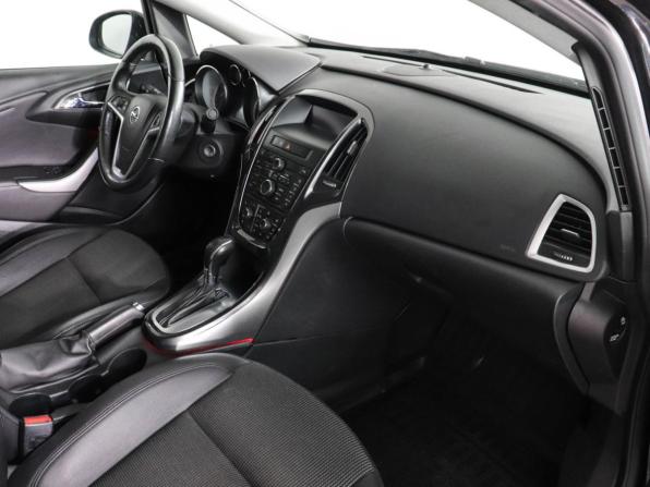 Opel Astra J Рестайлинг с пробегом 2012 года, цена 1 097 000 рублей, 75445 км, седан, Автокод Объявления