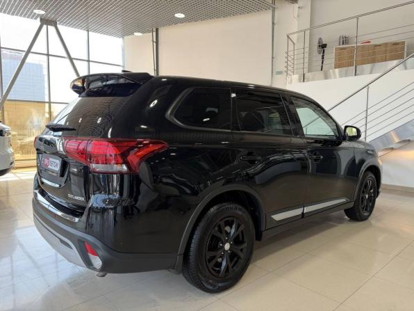 Mitsubishi Outlander III Рестайлинг 3 с пробегом 2019 года, цена 2 099 900 рублей, 165000 км, внедорожник, Автокод Объявления