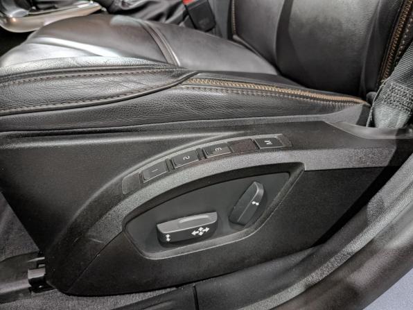 Volvo V40 II Рестайлинг с пробегом 2019 года, цена 2 390 000 рублей, 65640 км, хэтчбек, Автокод Объявления