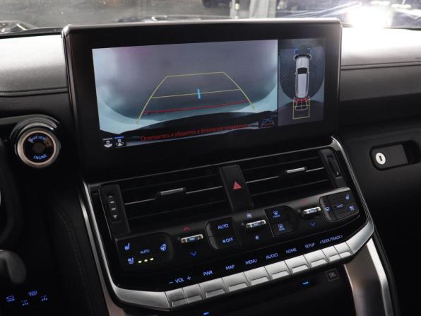 Toyota Land Cruiser 300 Series с пробегом 2023 года, цена 10 997 000 рублей, 27983 км, внедорожник, Автокод Объявления