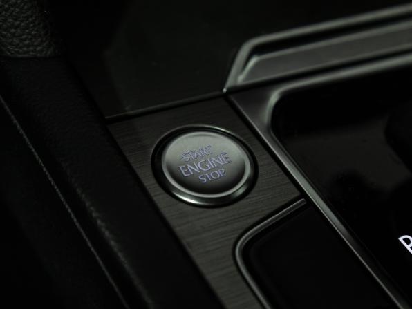 Volkswagen Passat B8 с пробегом 2017 года, цена 1 575 989 рублей, 201000 км, седан, Автокод Объявления
