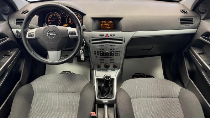Opel Astra H Рестайлинг с пробегом 2011 года, цена 630 000 рублей, 174640 км, универсал, Автокод Объявления