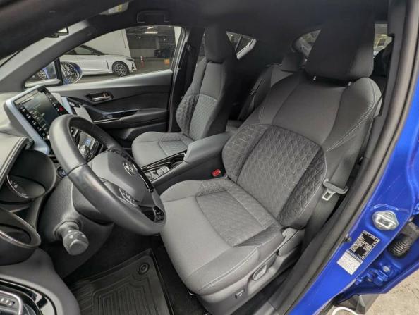 Toyota C-HR I Рестайлинг с пробегом 2021 года, цена 2 695 000 рублей, 35828 км, внедорожник, Автокод Объявления