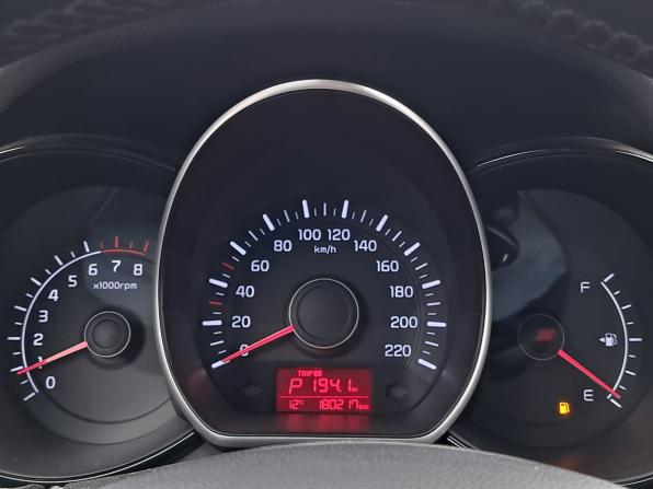 Kia Rio III Рестайлинг с пробегом 2015 года, цена 875 000 рублей, 180200 км, седан, Автокод Объявления