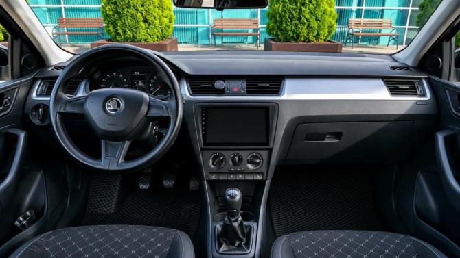 Skoda Rapid I с пробегом 2014 года, цена 695 000 рублей, 217950 км, лифтбек, Автокод Объявления