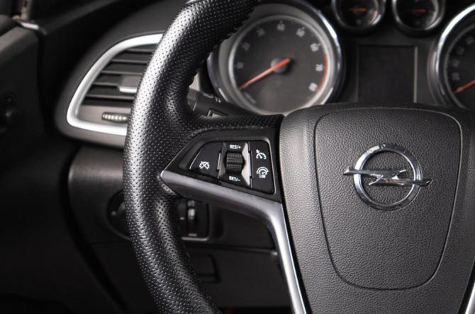 Opel Astra J Рестайлинг с пробегом 2013 года, цена 699 000 рублей, 202000 км, хэтчбек, Автокод Объявления