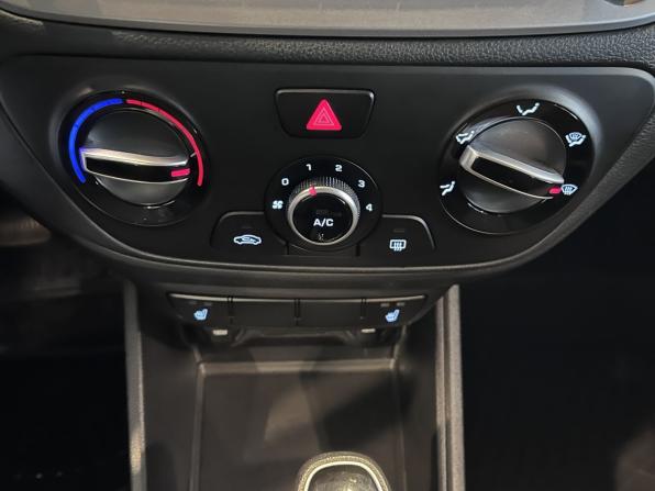 Hyundai Solaris II Рестайлинг с пробегом 2022 года, цена 1 774 000 рублей, 97425 км, седан, Автокод Объявления