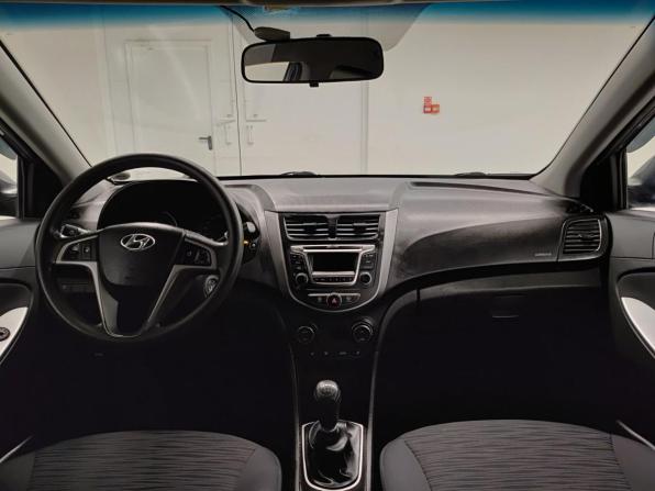 Hyundai Solaris I Рестайлинг с пробегом 2016 года, цена 1 045 000 рублей, 132600 км, седан, Автокод Объявления