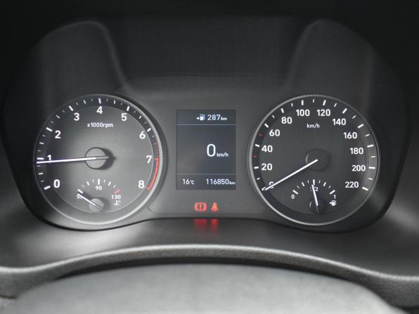 Hyundai Solaris II с пробегом 2018 года, цена 1 099 000 рублей, 116849 км, седан, Автокод Объявления