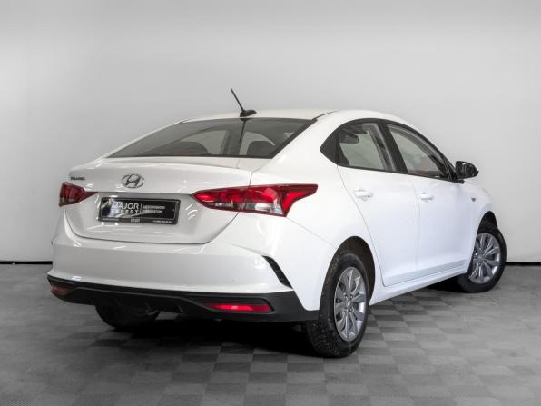 Hyundai Solaris II Рестайлинг с пробегом 2022 года, цена 1 615 000 рублей, 83964 км, седан, Автокод Объявления
