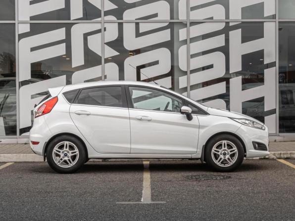 Ford Fiesta Mk6 Рестайлинг с пробегом 2016 года, цена 890 000 рублей, 124971 км, хэтчбек, Автокод Объявления