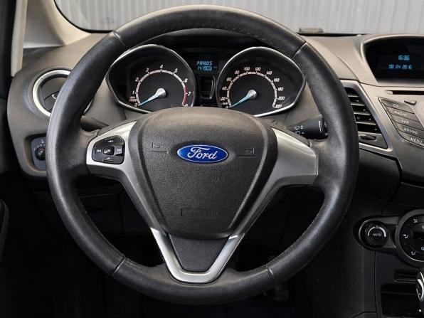 Ford Fiesta Mk6 Рестайлинг с пробегом 2016 года, цена 857 000 рублей, 141903 км, хэтчбек, Автокод Объявления
