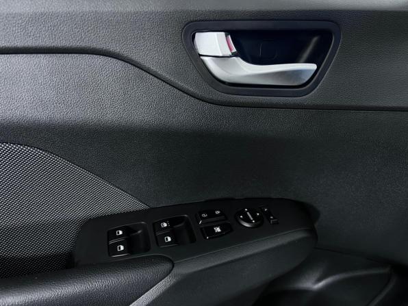 Hyundai Solaris II Рестайлинг с пробегом 2022 года, цена 1 597 000 рублей, 121158 км, седан, Автокод Объявления