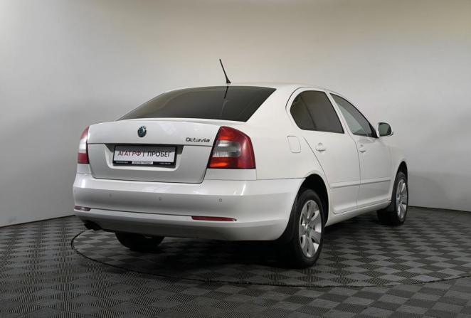 Skoda Octavia II (A5) Рестайлинг с пробегом 2013 года, цена 950 000 рублей, 346061 км, лифтбек, Автокод Объявления